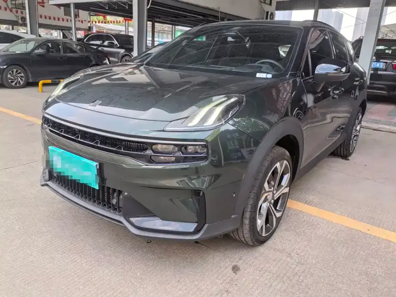 Lynk & Co 06