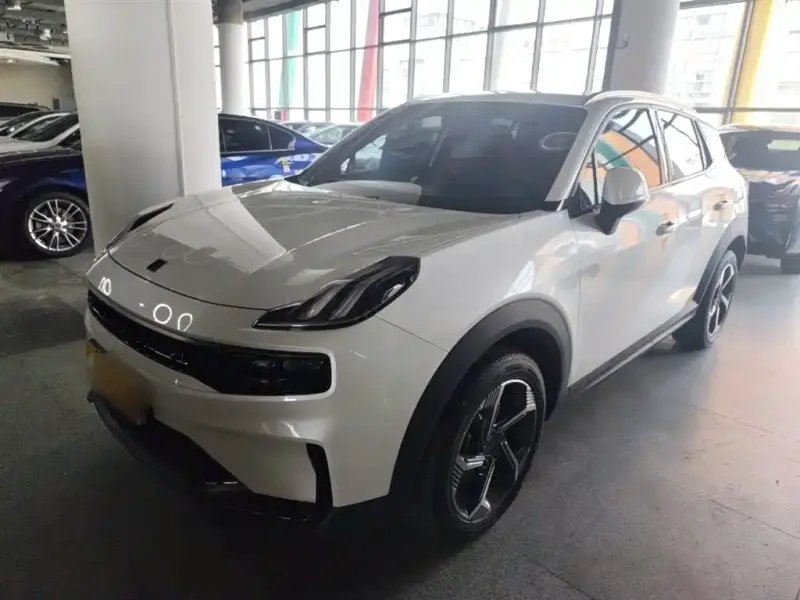 Lynk & Co 06