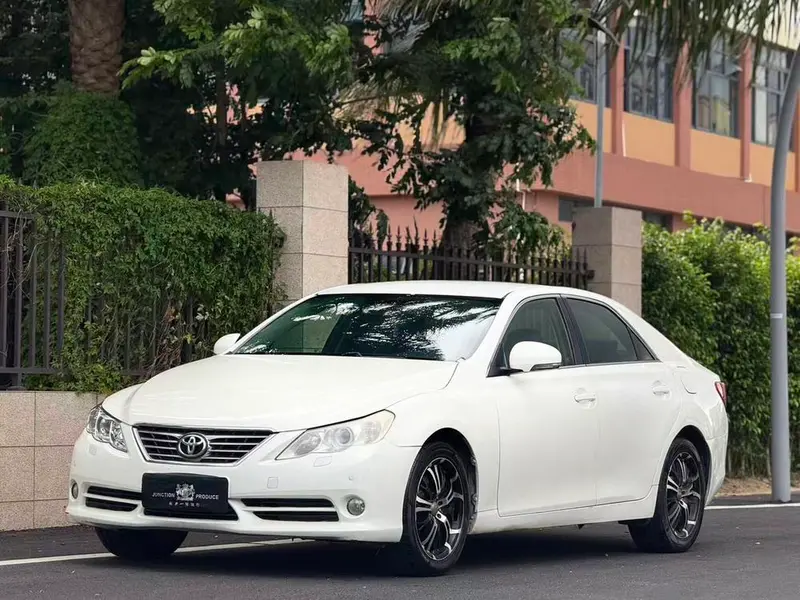 Toyota Reiz