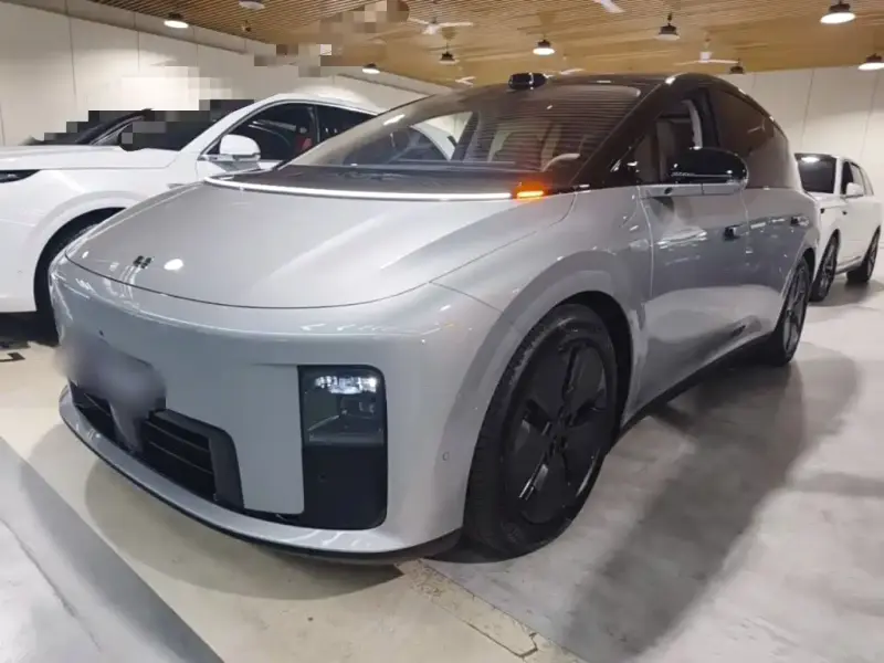 Li Auto i8