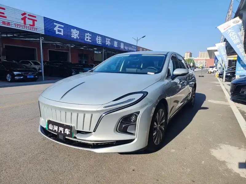 Hongqi E-QM5