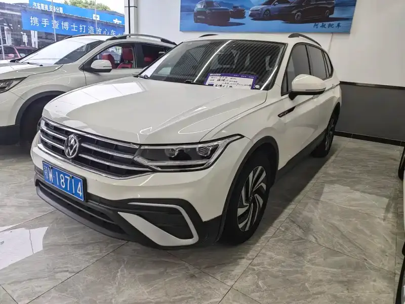Volkswagen Tiguan L