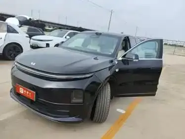 Li Auto L6