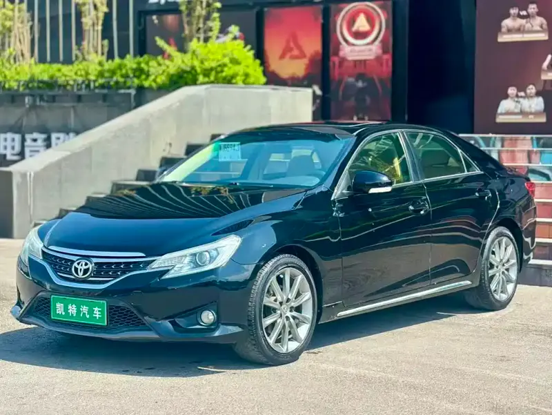Toyota Reiz
