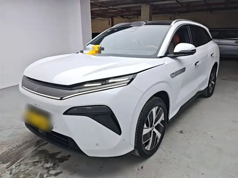 BYD Tang L