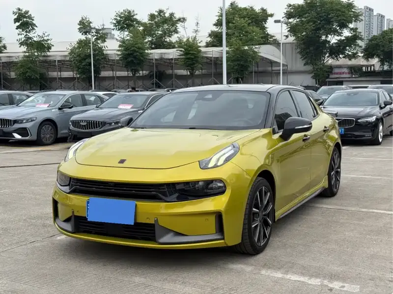 Lynk & Co 03