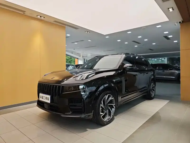 Lynk & Co 09