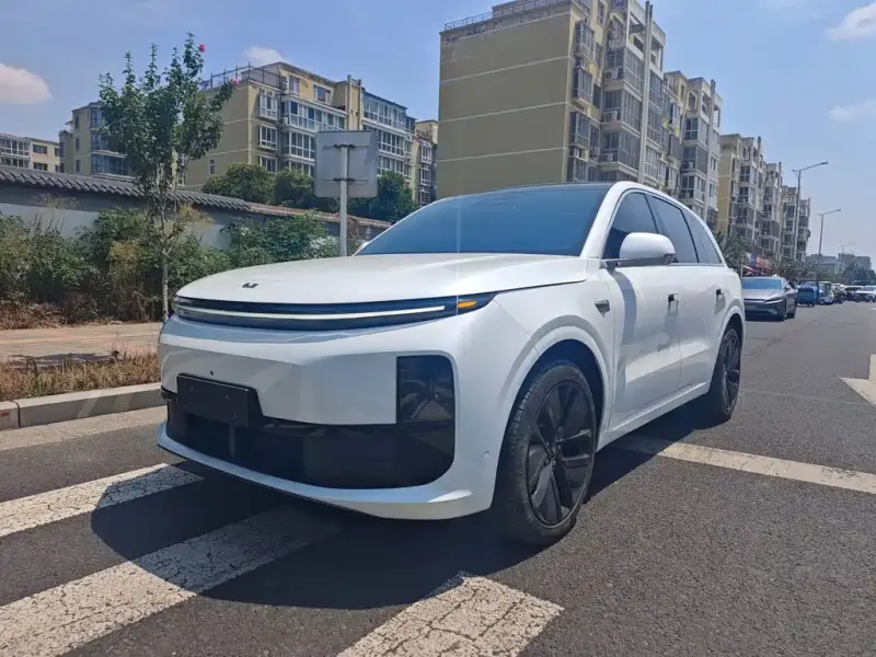 Li Auto L6
