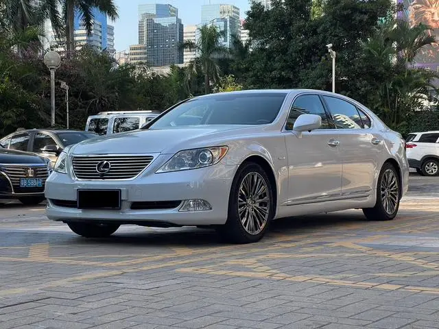 Lexus LS