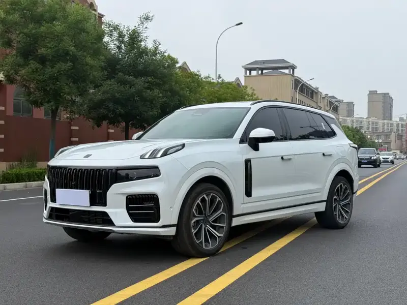 Lynk & Co 09 EM-P