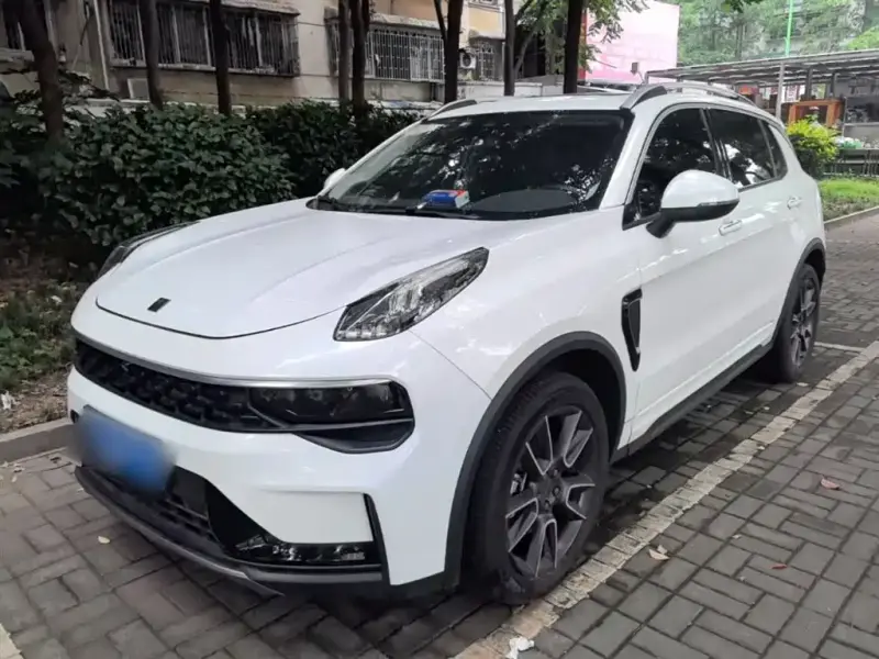 Lynk & Co 01