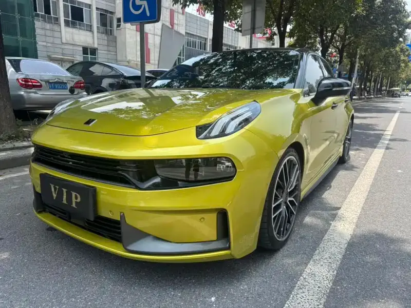 Lynk & Co 03
