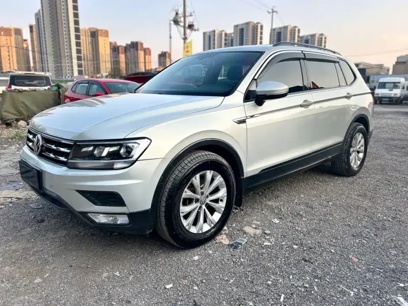 Volkswagen Tiguan L