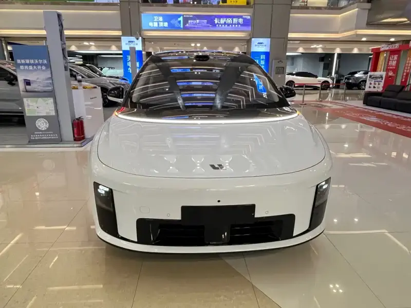 Li Auto i8