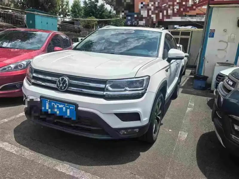 Volkswagen Tharu