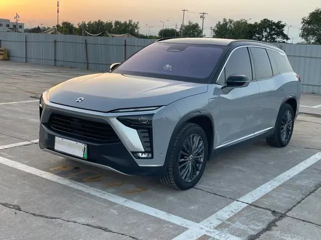 NIO ES8