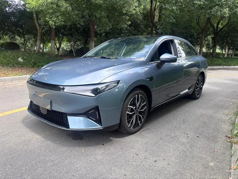 XPeng P5