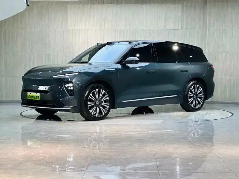 NIO ES8