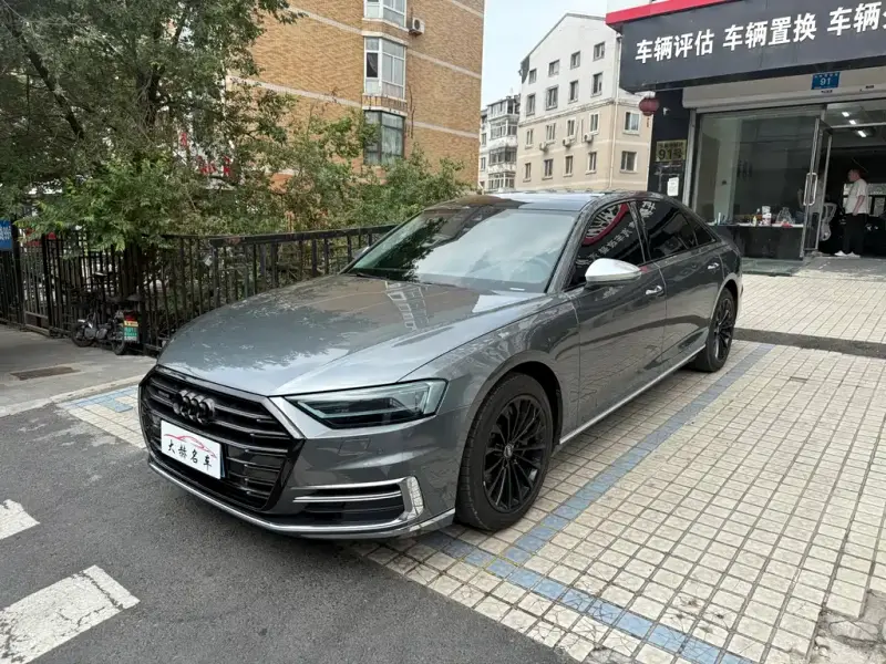 Audi A8