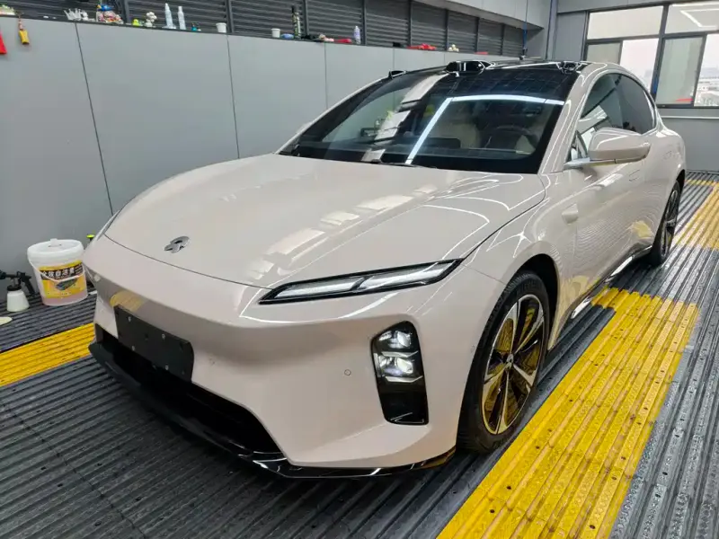 NIO ET5