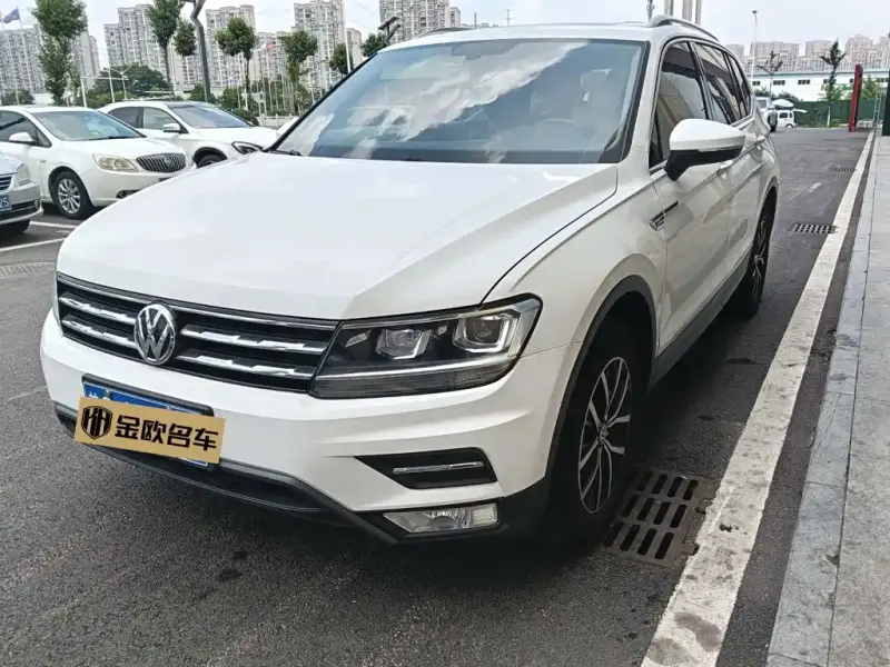 Volkswagen Tiguan L