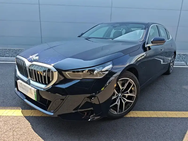 BMW i5