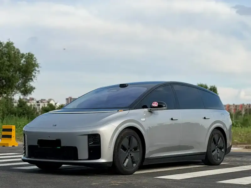 Li Auto i8