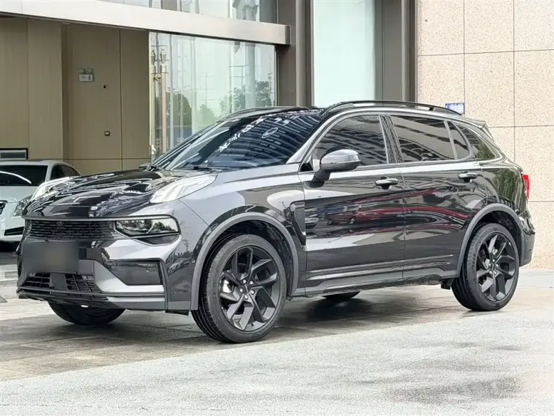 Lynk & Co 01