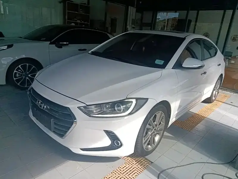 Hyundai Elantra