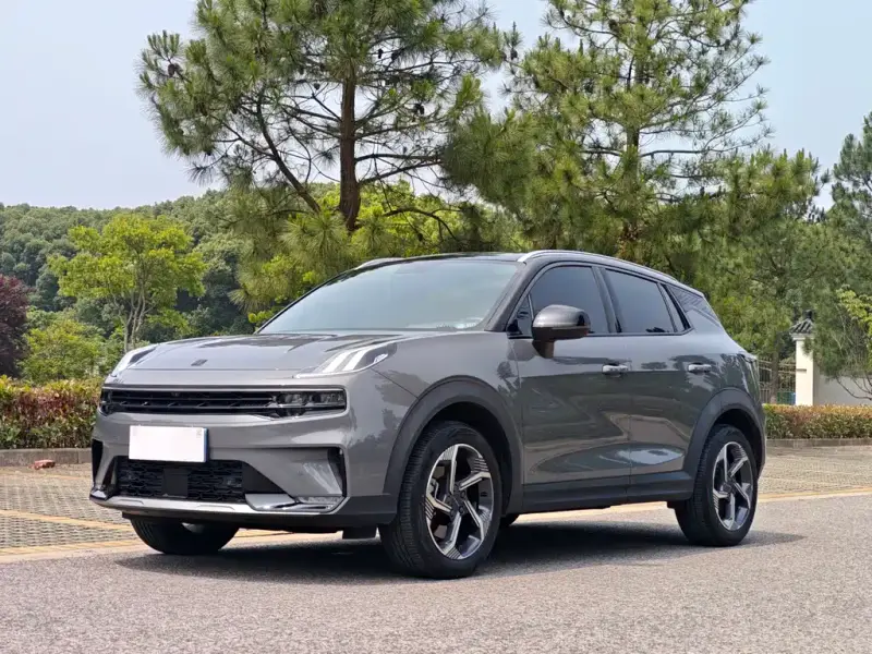Lynk & Co 06