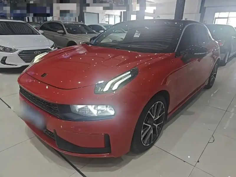 Lynk & Co 03