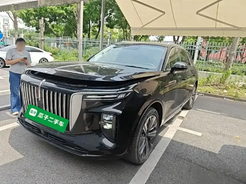 Hongqi E-HS9