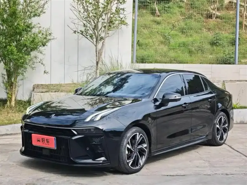 Lynk & Co 03