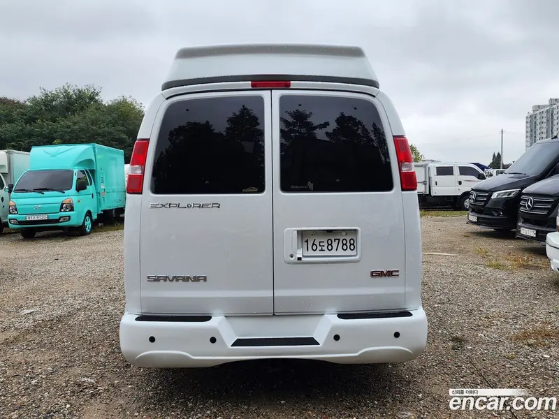 GMC Savana