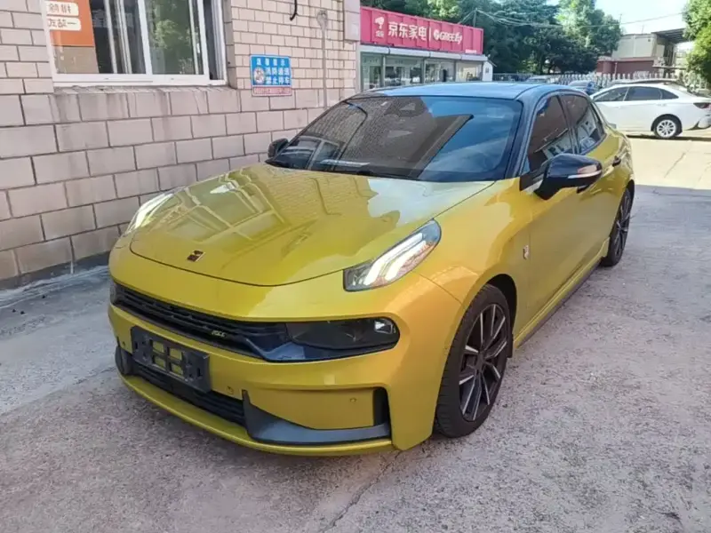 Lynk & Co 03