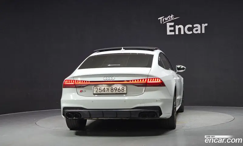 Audi S7