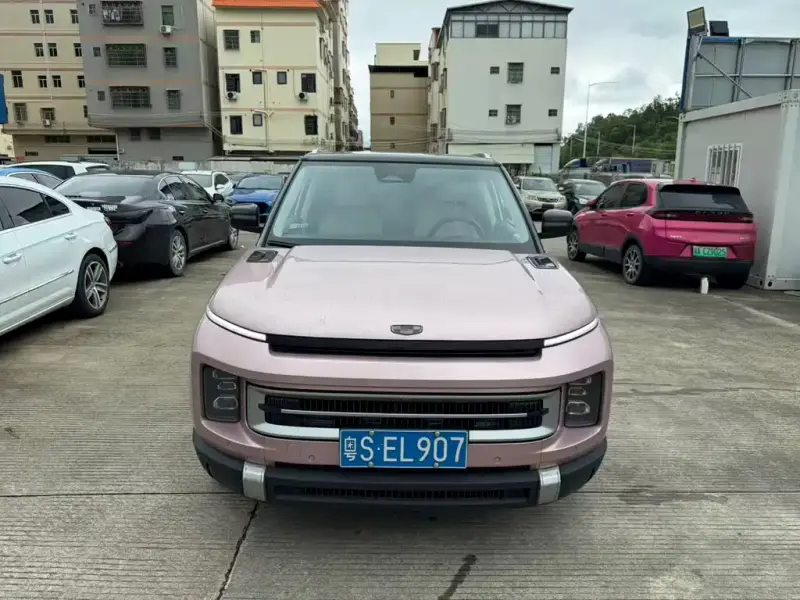 Geely ICON