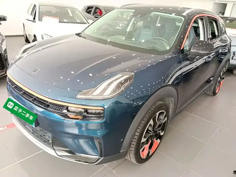 Lynk & Co 06