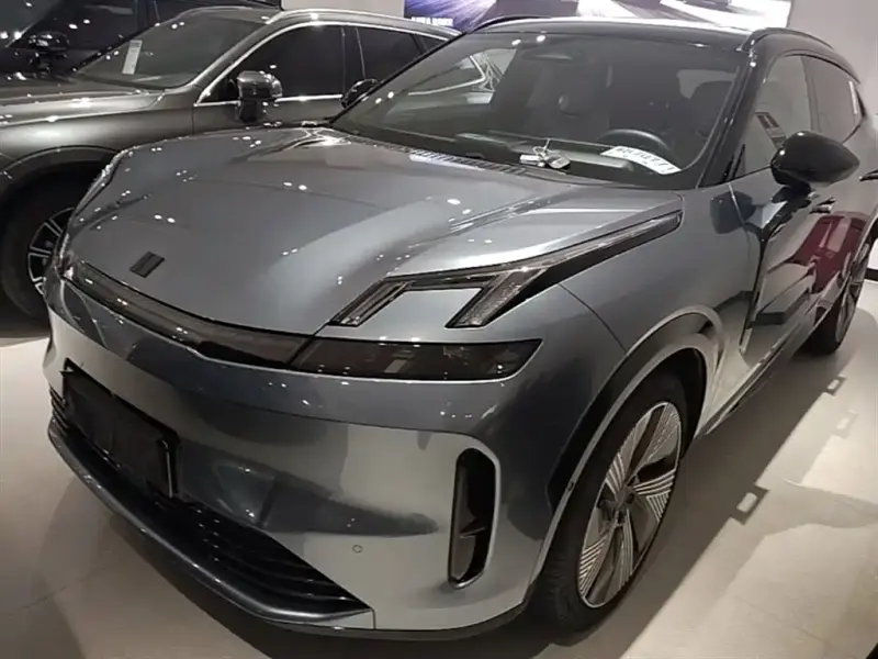 Lynk & Co 08 EM-P