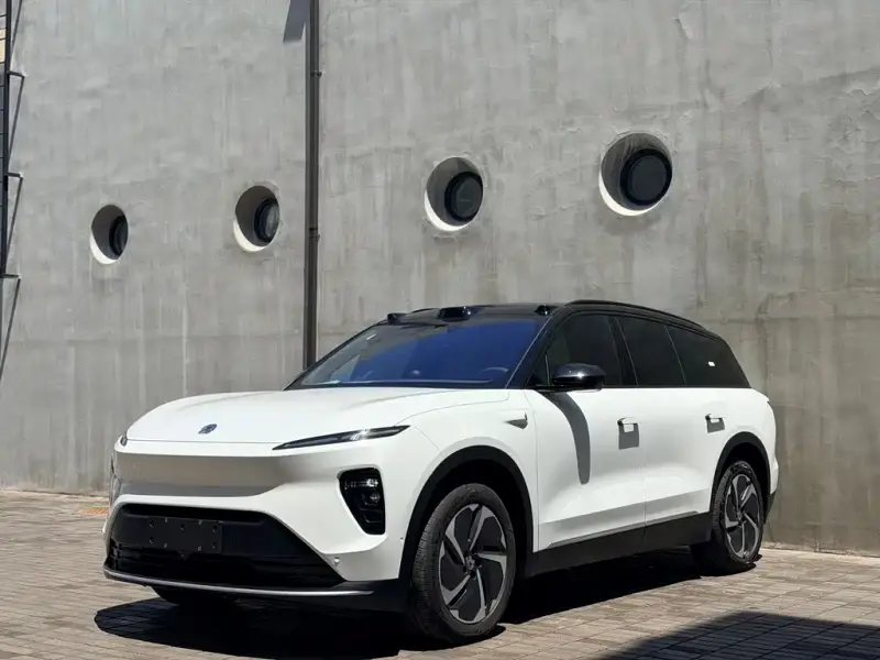 NIO ES8