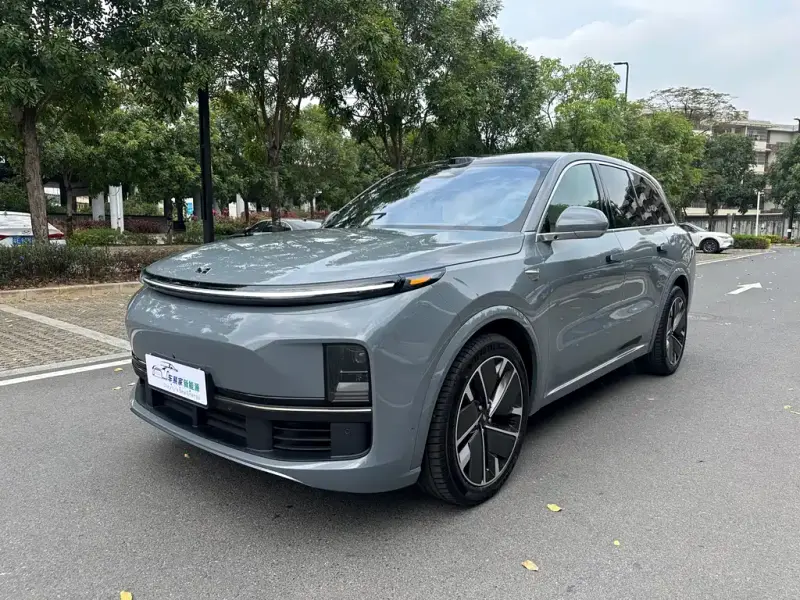 Li Auto L8