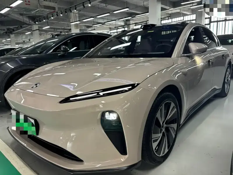 NIO ET5