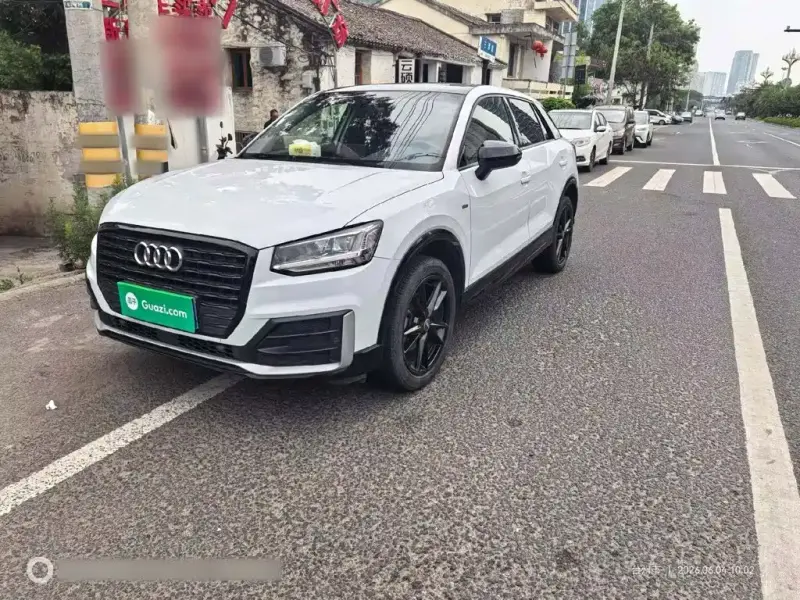Audi Q2L