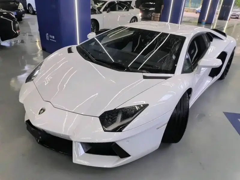 Lamborghini Aventador