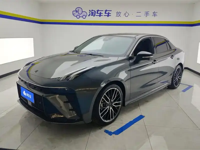 Lynk & Co 03