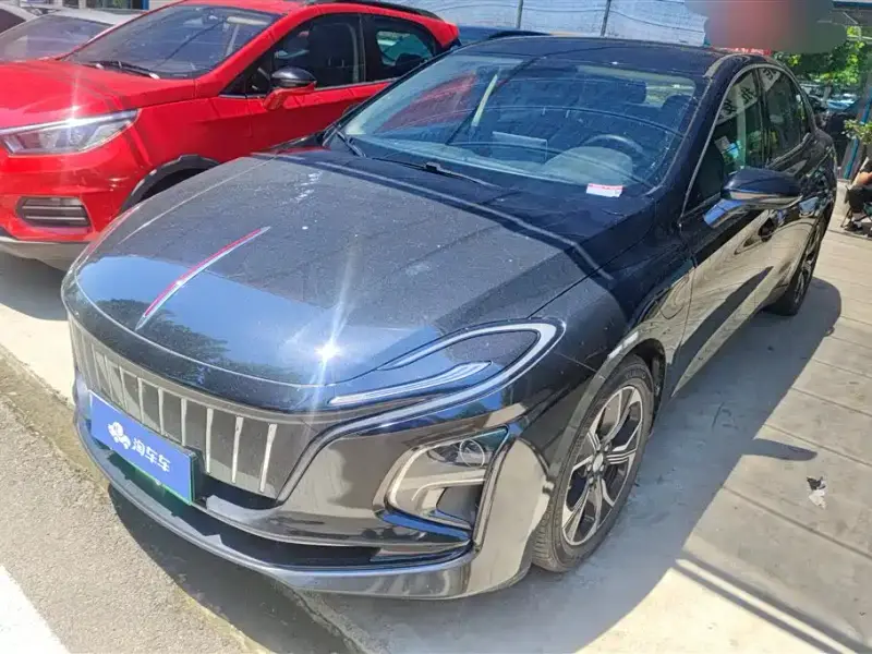 Hongqi E-QM5