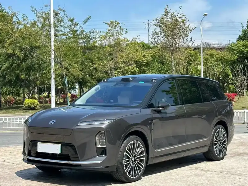 NIO ES8