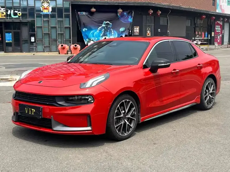 Lynk & Co 03