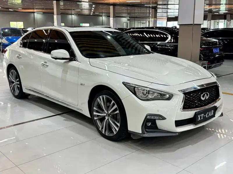 Infiniti Q50L