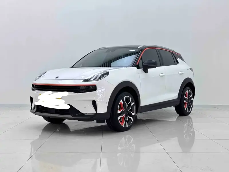 Lynk & Co 06